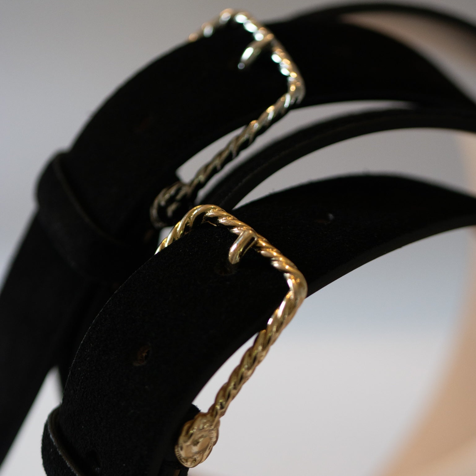 ROPE BUCKLE SUEDE BELT / GOLD BUCKLE