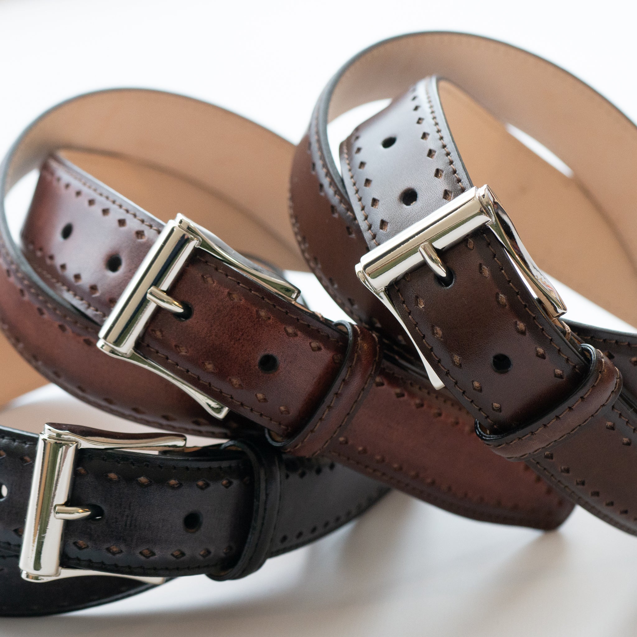 square buckle calf leather belt / medallion
