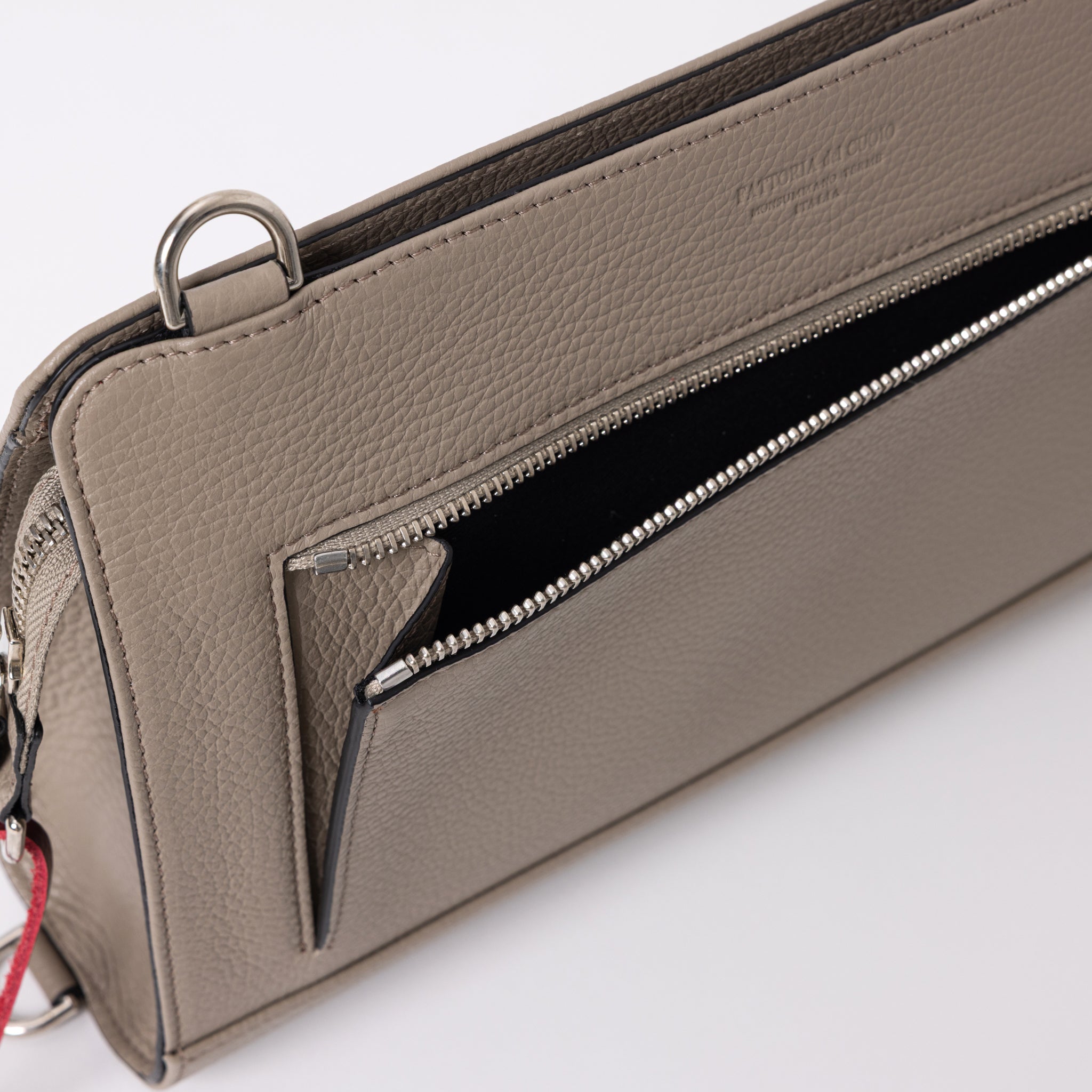 Il Ferroviere / SHRINK EMBOSSED LEATHER