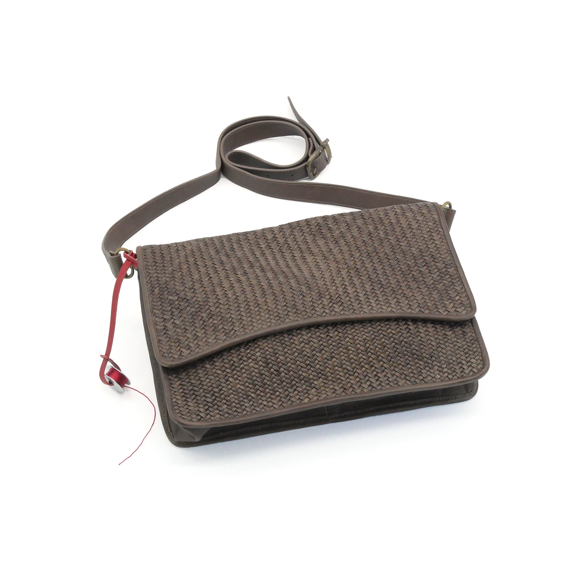 pochetta レザーイントレチャート クラッチ & サコッシュ 2way バッグ